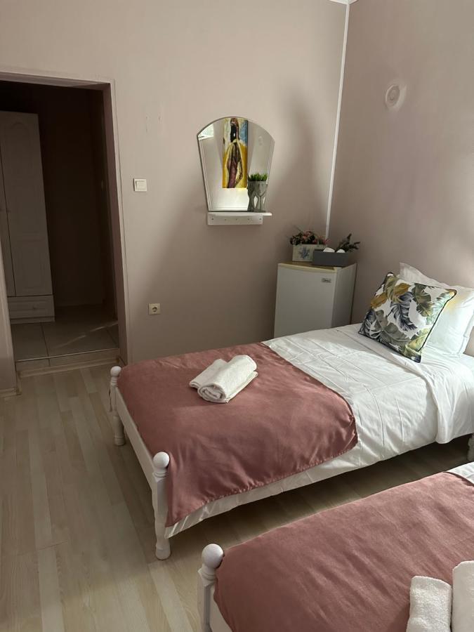 Guest House “Poli” Nesebar Esterno foto